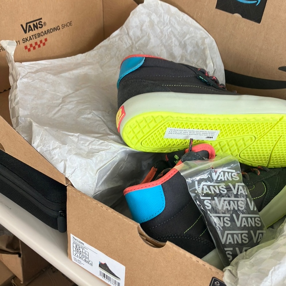 Vans Kids Skateboarding Shoes - Black and Bluethe Lizzie Easter’s